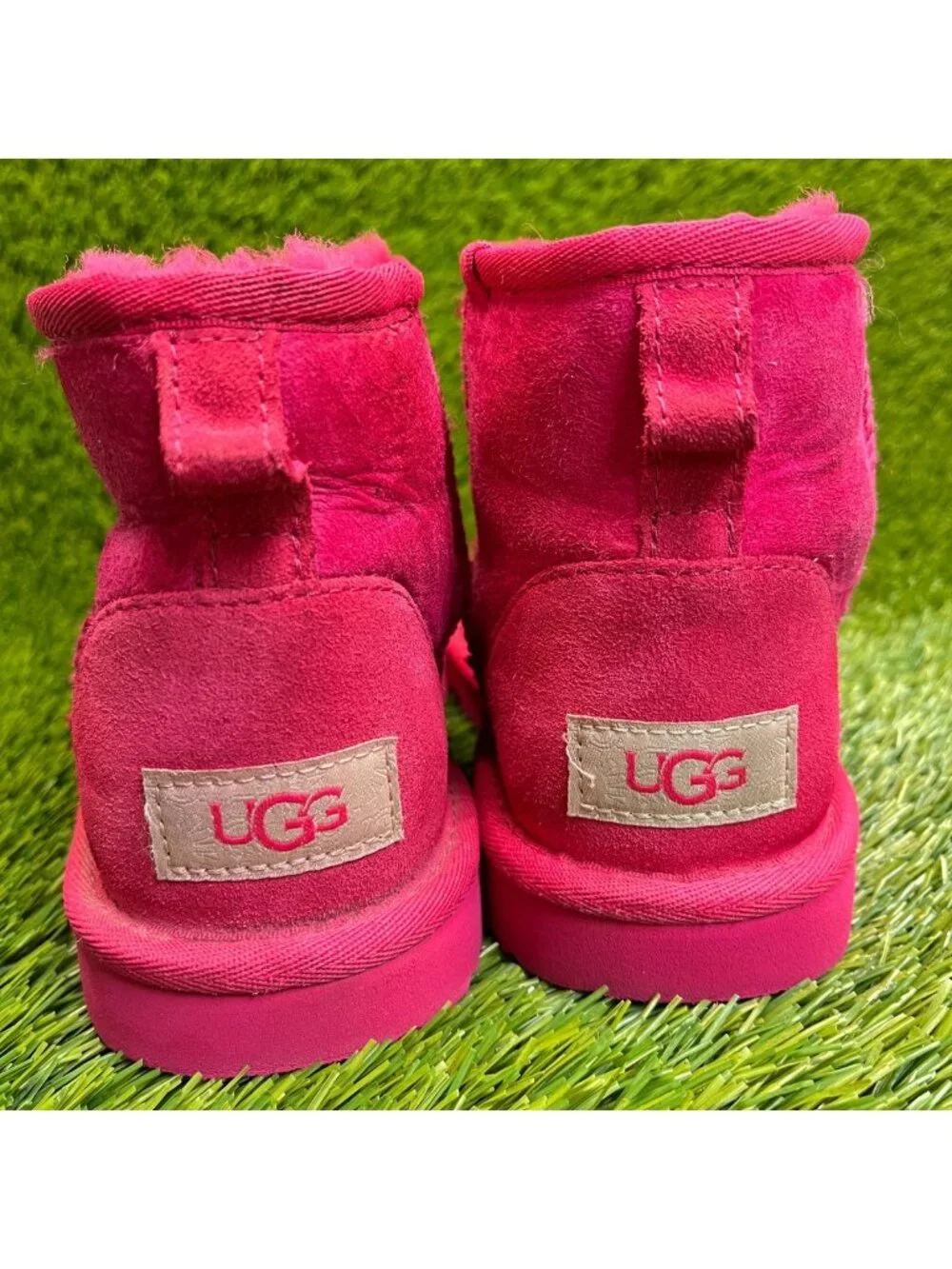 UGG Classic Mini II Girls Size 4Y Hot Pink Classic Outdoor Suede Winter Boots